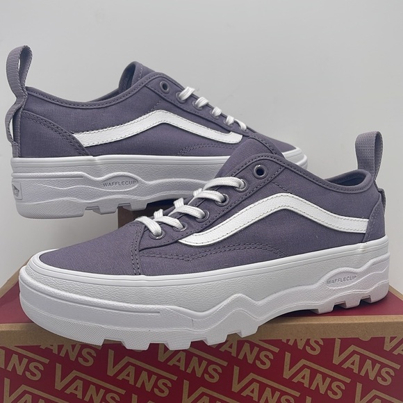 Vans WMNS Sentry Old Skool Gray Ridge
VN0A5KR3NKE
Sneakers - Picture 9 of 16